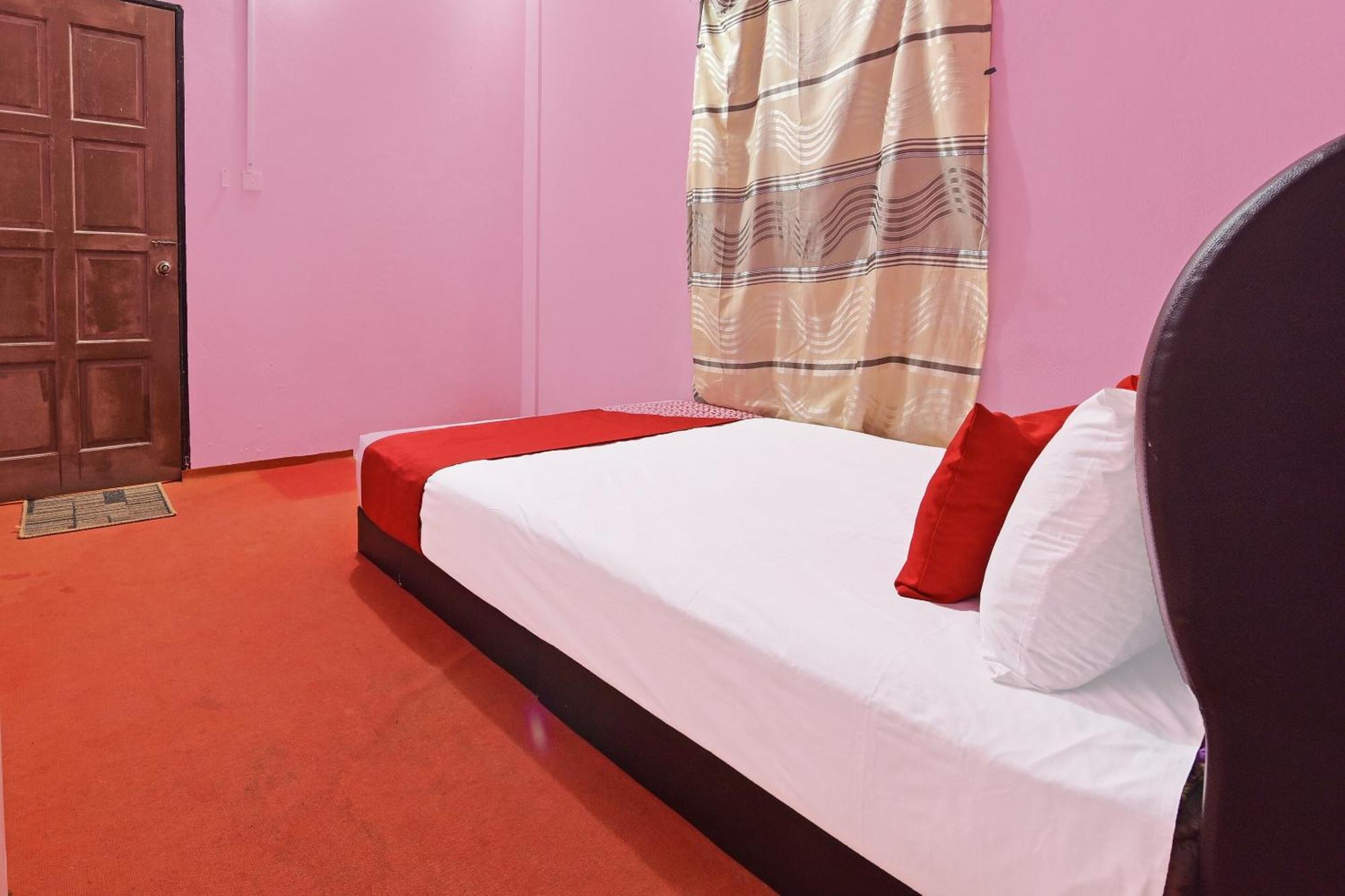 Capital O 90664 Rabi Hotel Κότα Μπάρου Εξωτερικό φωτογραφία